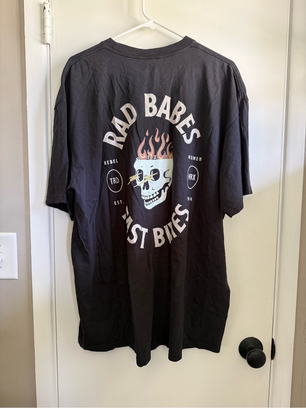 We the Babes Comfort Colors Black "Rad Babes" Skull Graphic Tee, Size 2XL